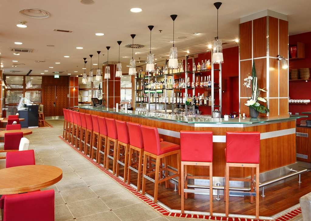 Nh Luxembourg Airport Hotel Niederanven Ресторант снимка