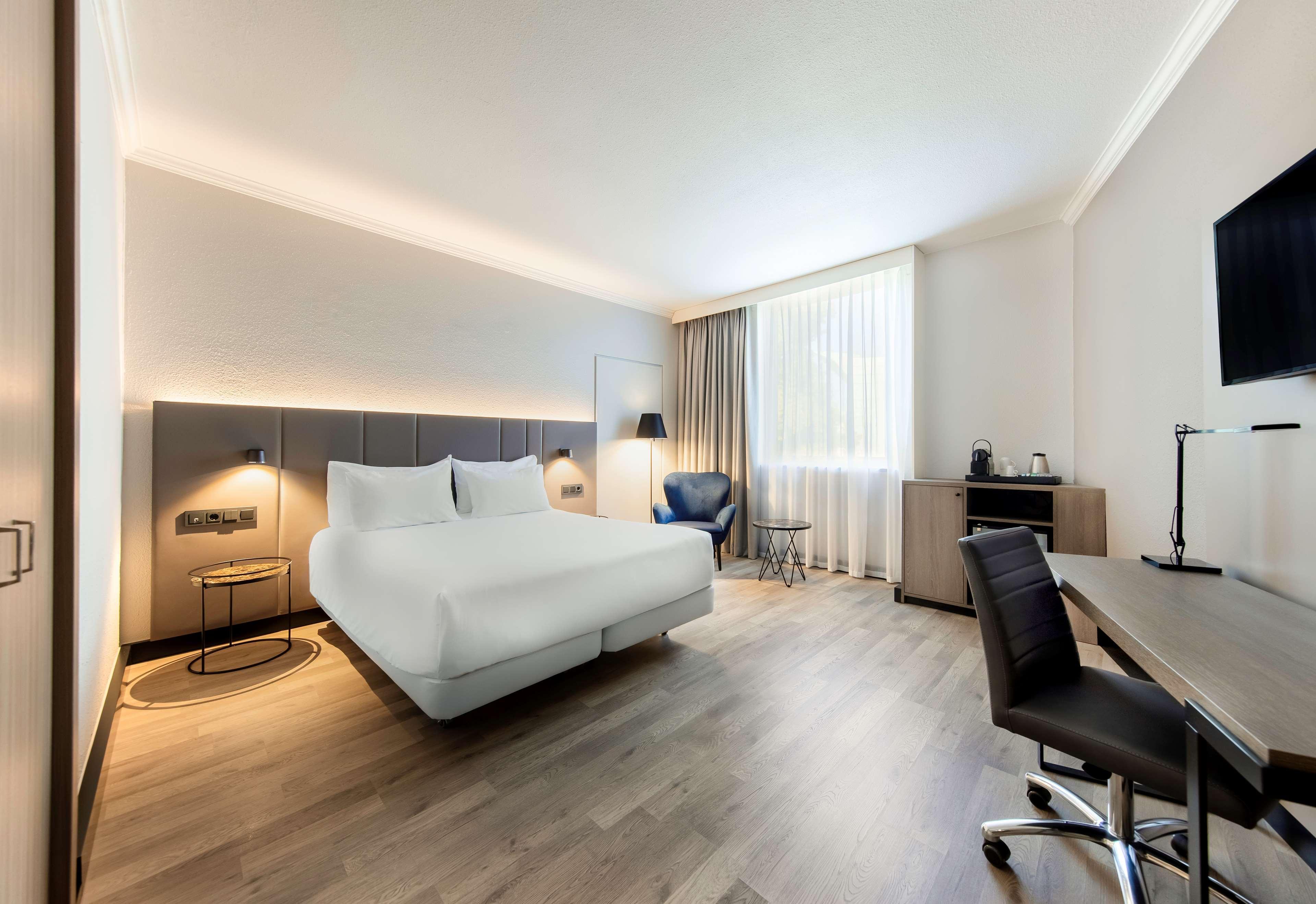 Nh Luxembourg Airport Hotel Niederanven Екстериор снимка