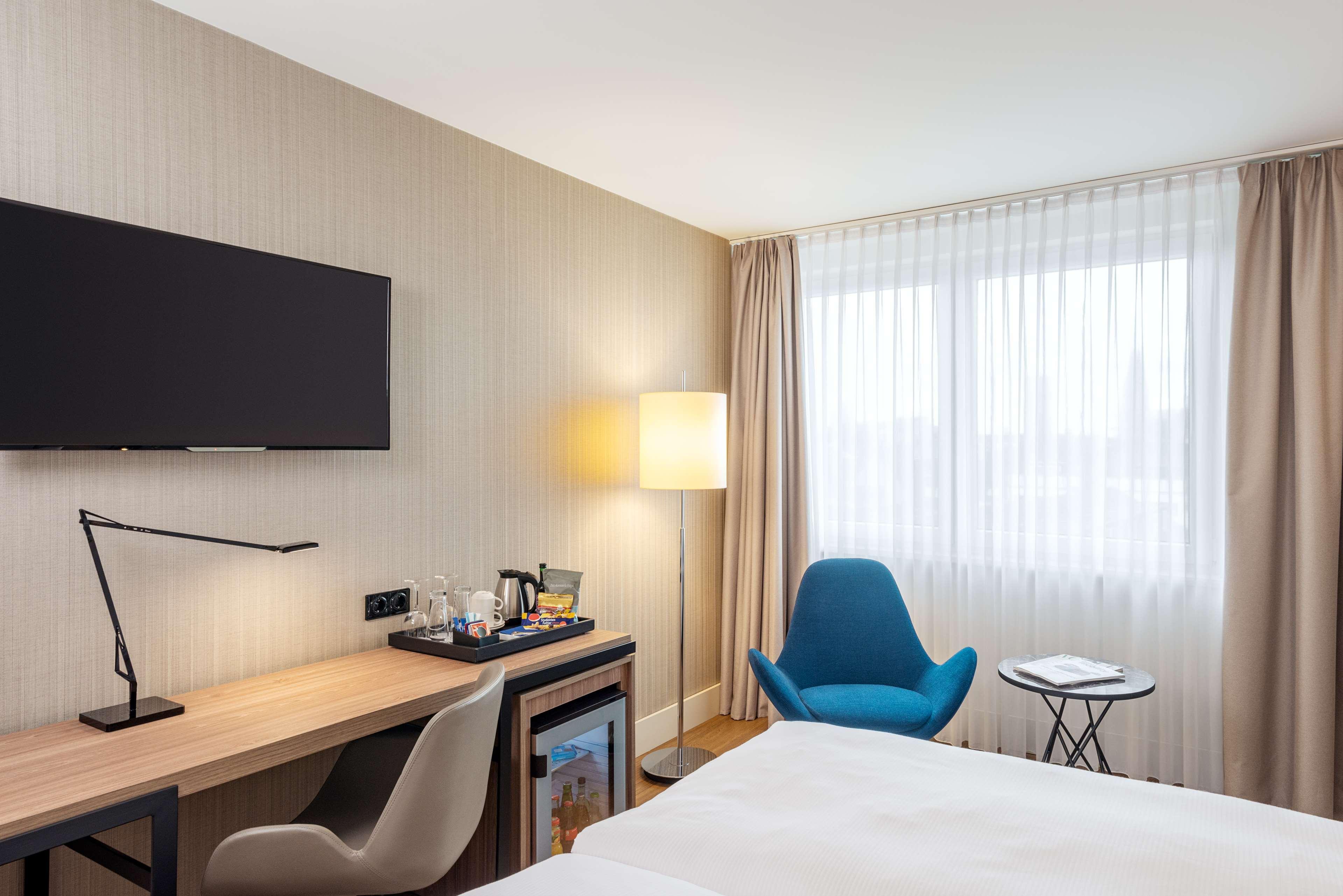 Nh Luxembourg Airport Hotel Niederanven Екстериор снимка