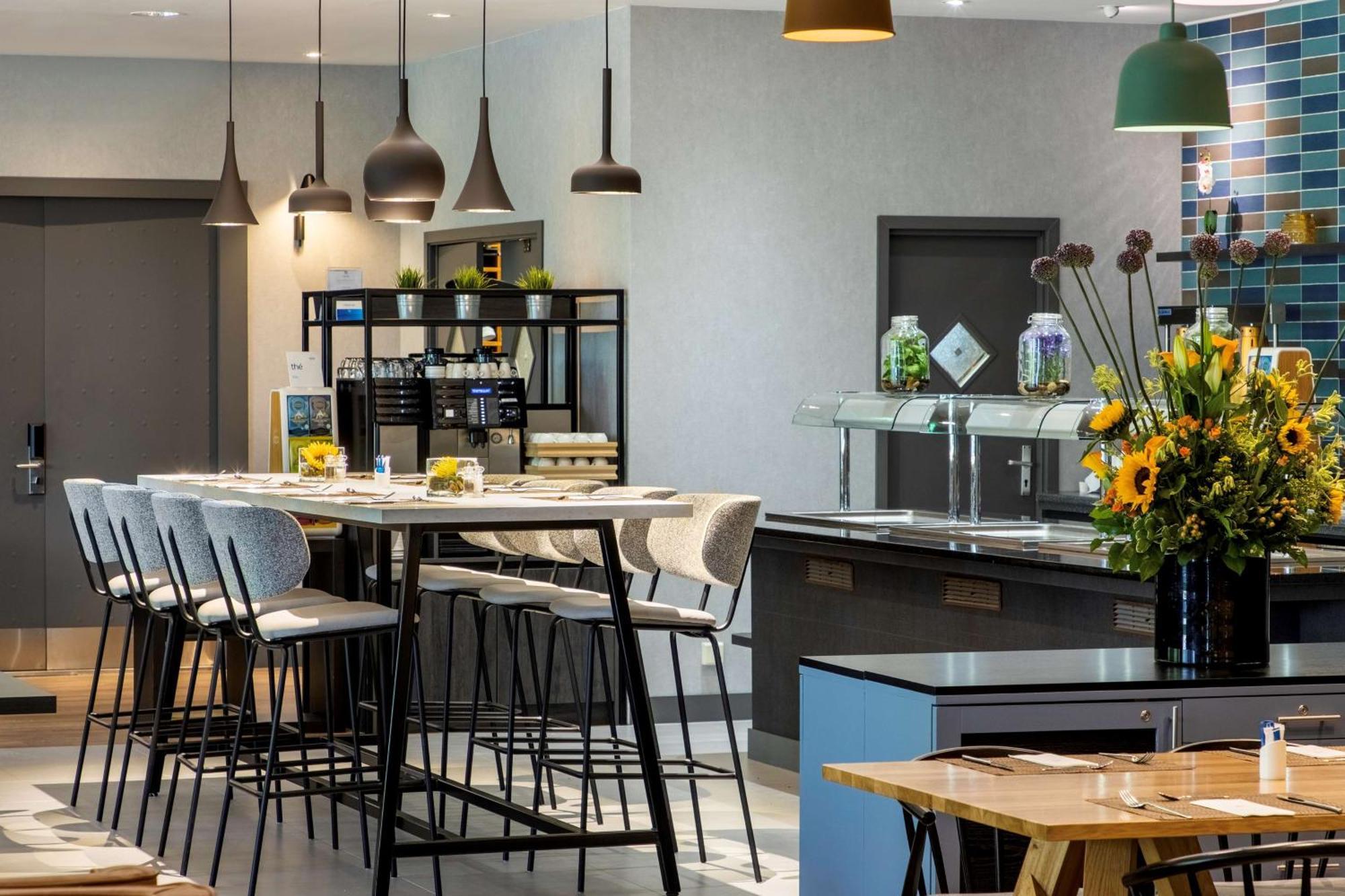 Nh Luxembourg Airport Hotel Niederanven Екстериор снимка