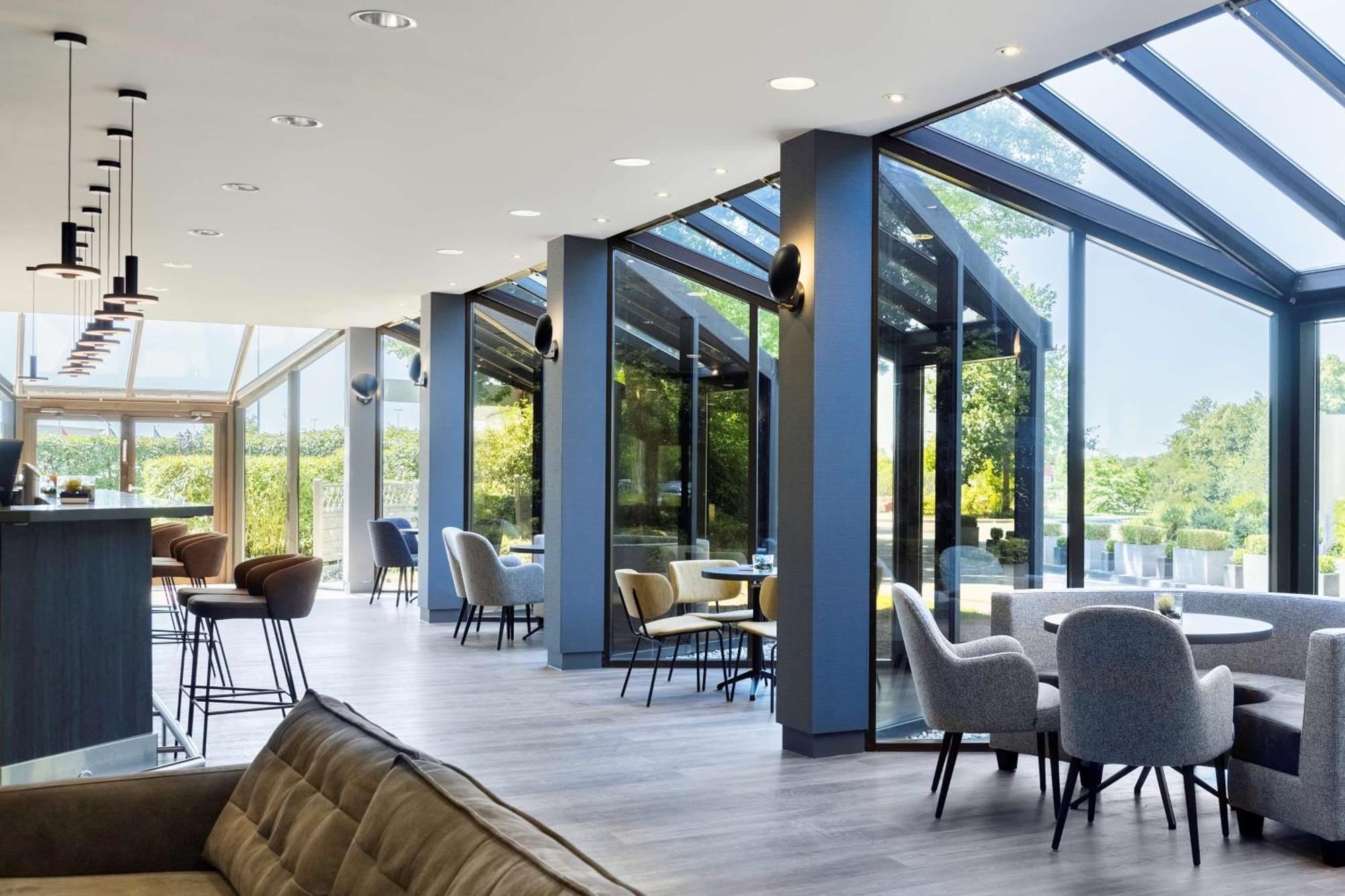 Nh Luxembourg Airport Hotel Niederanven Екстериор снимка