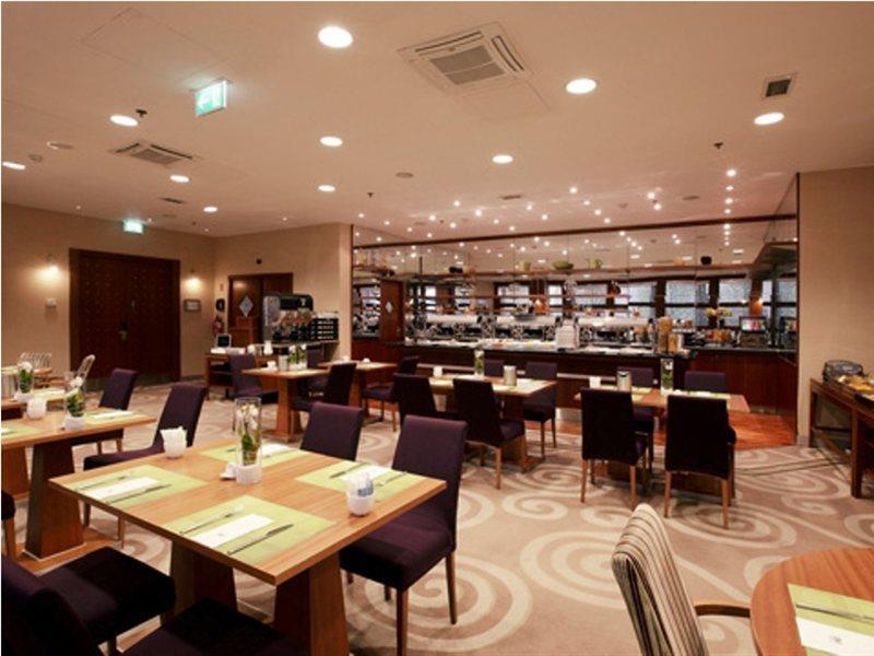 Nh Luxembourg Airport Hotel Niederanven Екстериор снимка